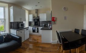 3 Bedroom Apartment With Castle Views